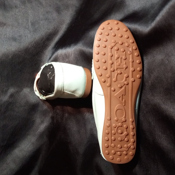 Coach Leather  Marcassins - Picture 4 of 5